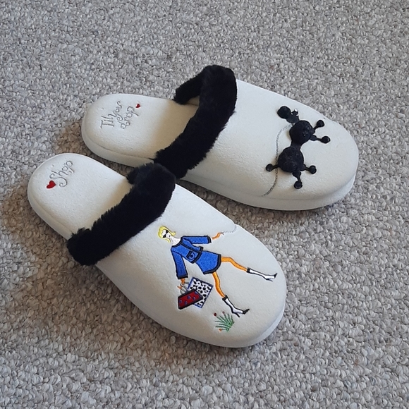 New Tote Isotoner Velur/plush slippers. - Picture 2 of 9